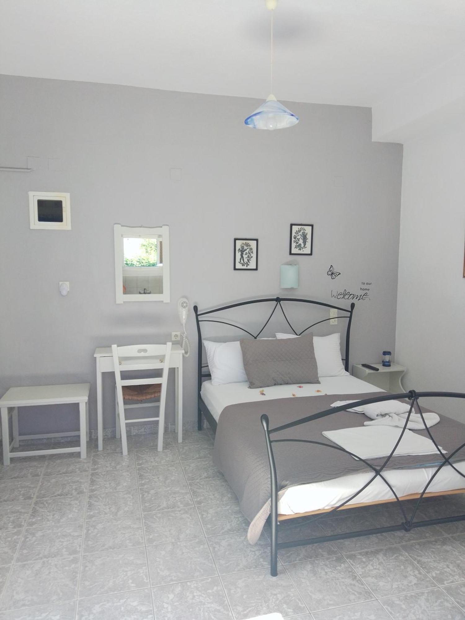 Alexandra Studios Apartment