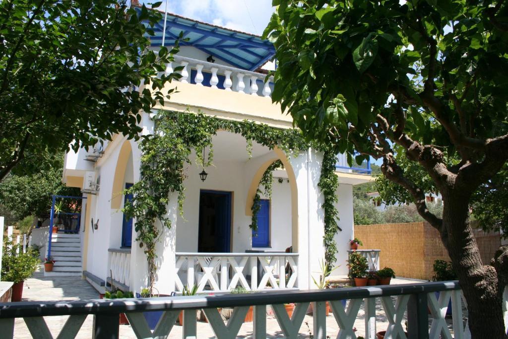 Alexandra Studios Apartment Stafylos